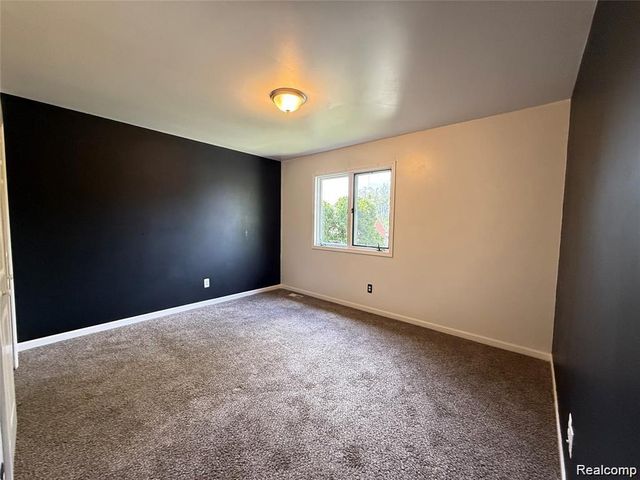 8334 Mckinley, Center Line, MI 48015
