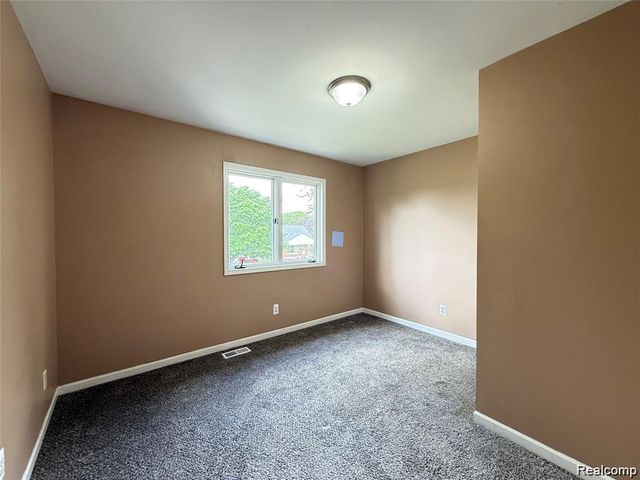 8334 Mckinley, Center Line, MI 48015