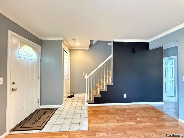 8334 Mckinley, Center Line, MI 48015
