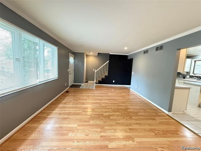 8334 Mckinley, Center Line, MI 48015