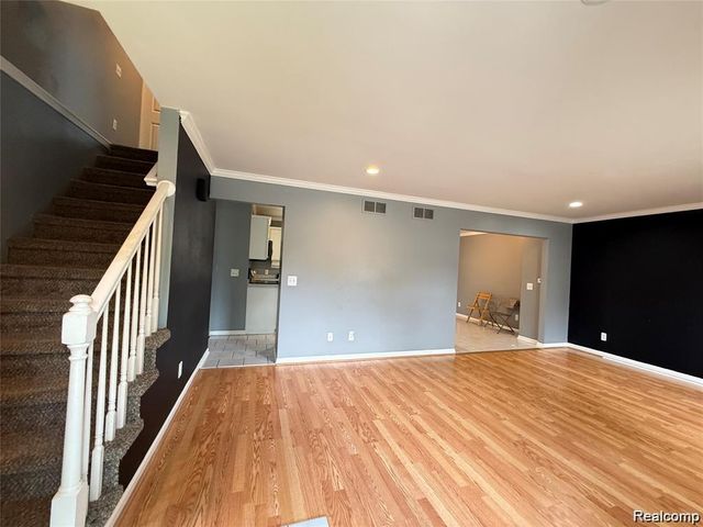 8334 Mckinley, Center Line, MI 48015