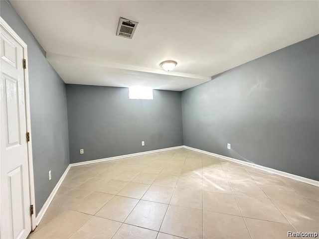 8334 Mckinley, Center Line, MI 48015