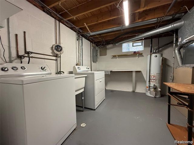 8334 Mckinley, Center Line, MI 48015