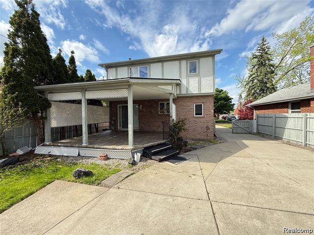 8334 Mckinley, Center Line, MI 48015