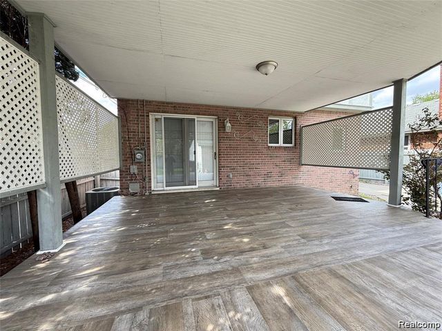8334 Mckinley, Center Line, MI 48015