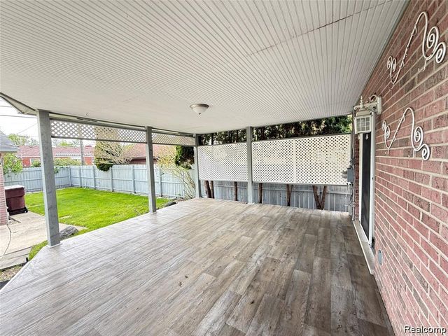 8334 Mckinley, Center Line, MI 48015