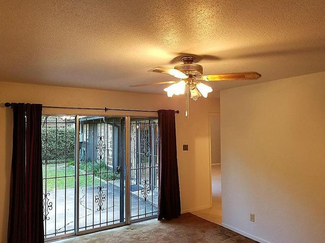 1126 Wisterwood Drive, Houston, TX 77043