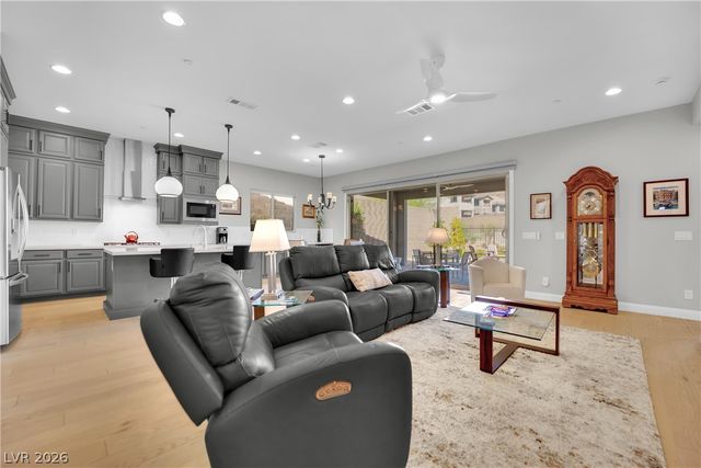 11724 Hatchling Avenue, Las Vegas, NV 89138