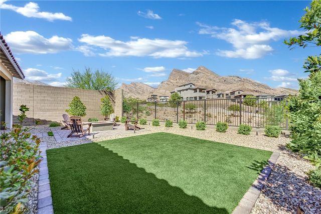 11724 Hatchling Avenue, Las Vegas, NV 89138