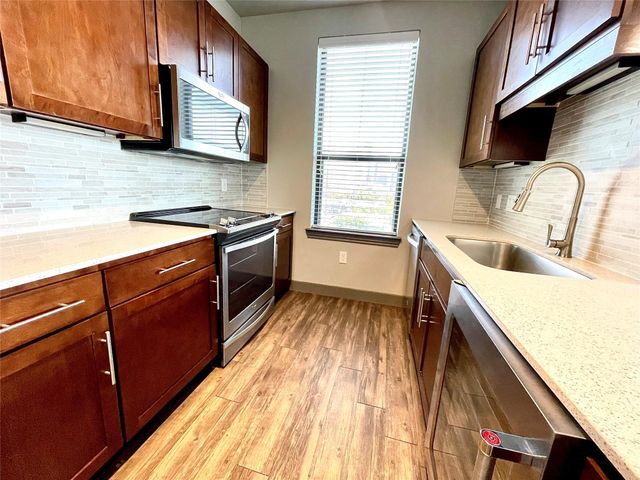 2910 Milam St Street 1214, Houston, TX 77006