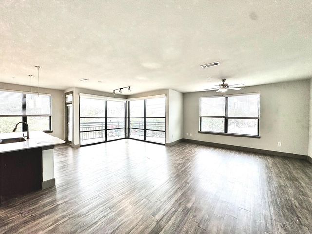 2910 Milam St Street 1214, Houston, TX 77006