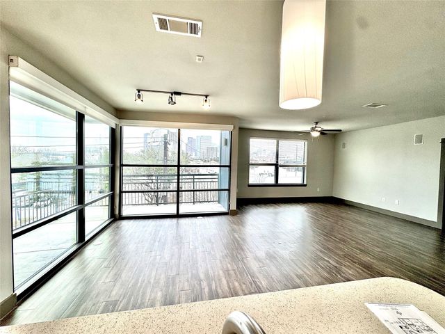 2910 Milam St Street 1214, Houston, TX 77006