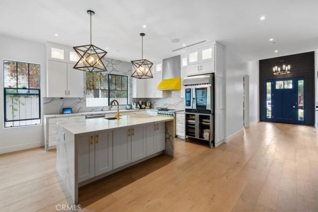 14717 Otsego Street, Sherman Oaks, CA 91403