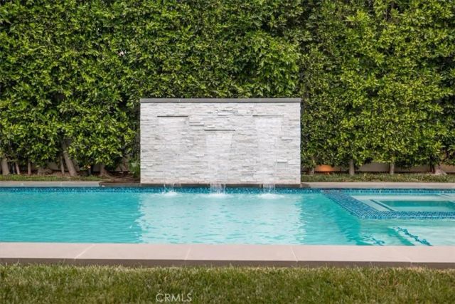 14717 Otsego Street, Sherman Oaks, CA 91403