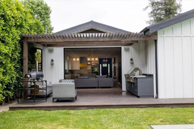 14717 Otsego Street, Sherman Oaks, CA 91403