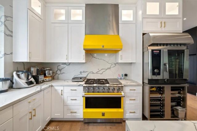 14717 Otsego Street, Sherman Oaks, CA 91403