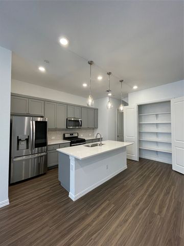 9931 Tolbert Street, Irving, TX 75063