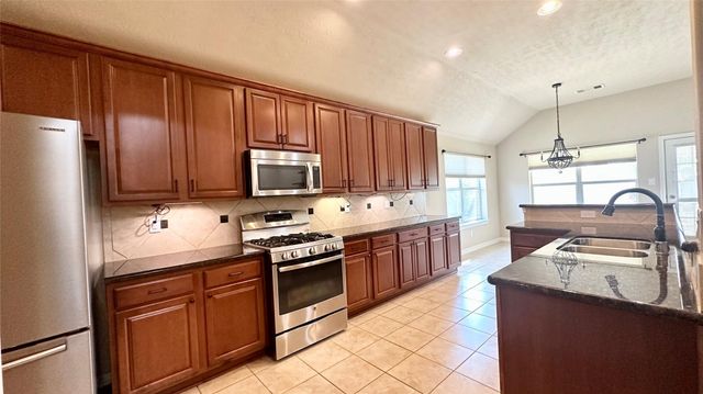 18903 Pinewood Point Lane, Tomball, TX 77377
