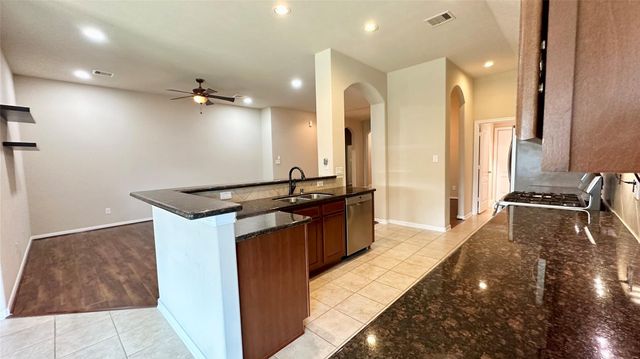 18903 Pinewood Point Lane, Tomball, TX 77377
