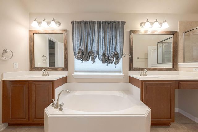 18903 Pinewood Point Lane, Tomball, TX 77377