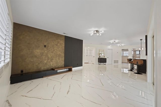 5921 DENVER STREET NE, St Petersburg, FL 33703