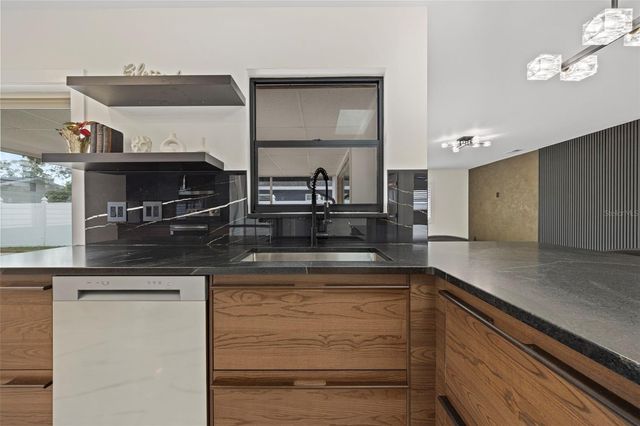 5921 DENVER STREET NE, St Petersburg, FL 33703