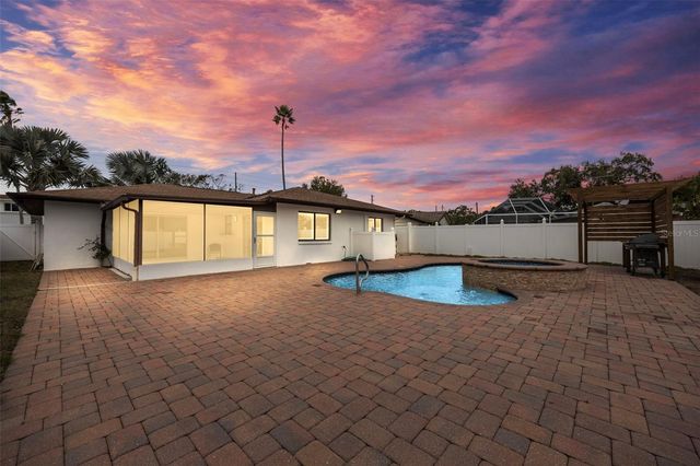 5921 DENVER STREET NE, St Petersburg, FL 33703