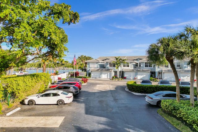 876 Jeffery Street, Boca Raton, FL 33487