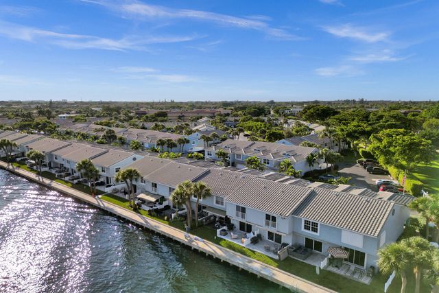 876 Jeffery Street, Boca Raton, FL 33487