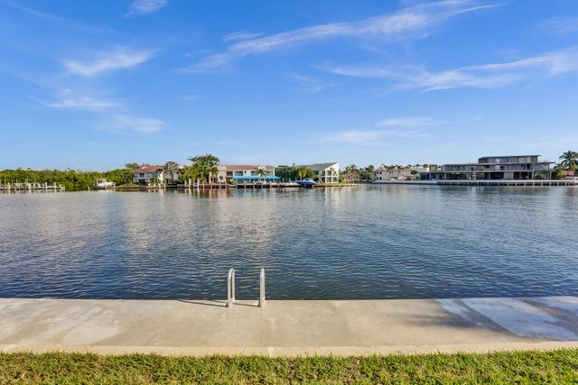 876 Jeffery Street, Boca Raton, FL 33487