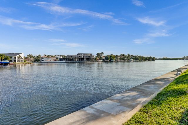 876 Jeffery Street, Boca Raton, FL 33487