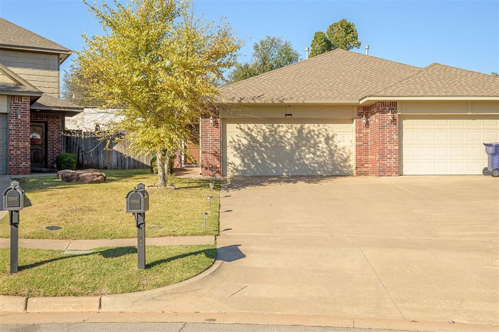 13709 Oxford Drive, Edmond, OK 73013