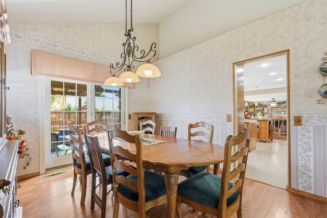 8904 Royal Gate Way, Elk Grove, CA 95624