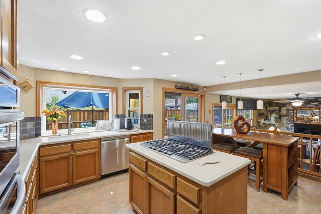 8904 Royal Gate Way, Elk Grove, CA 95624