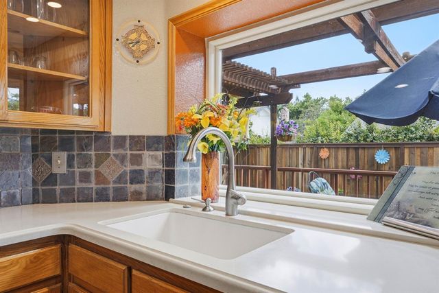 8904 Royal Gate Way, Elk Grove, CA 95624