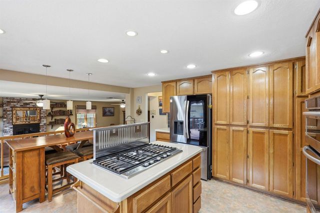 8904 Royal Gate Way, Elk Grove, CA 95624