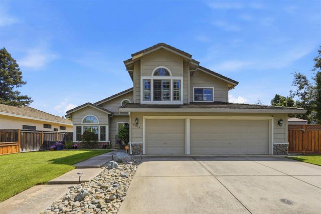 8904 Royal Gate Way, Elk Grove, CA 95624