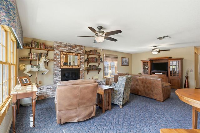 8904 Royal Gate Way, Elk Grove, CA 95624