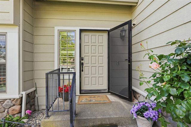 8904 Royal Gate Way, Elk Grove, CA 95624