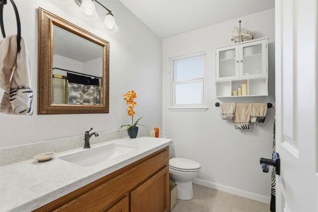 8904 Royal Gate Way, Elk Grove, CA 95624