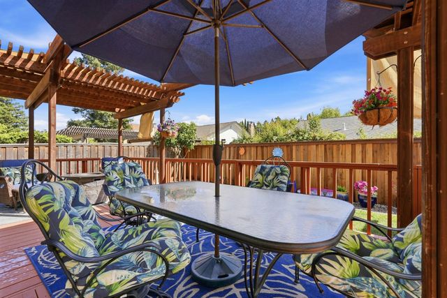 8904 Royal Gate Way, Elk Grove, CA 95624