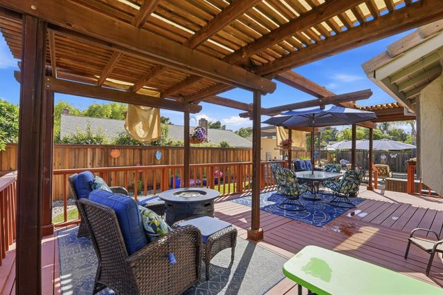 8904 Royal Gate Way, Elk Grove, CA 95624