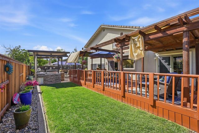 8904 Royal Gate Way, Elk Grove, CA 95624