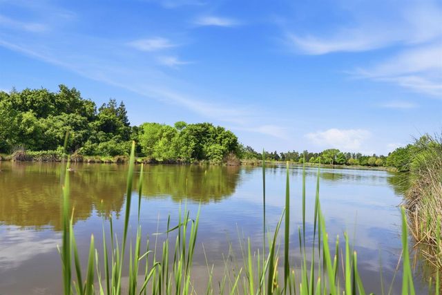 8904 Royal Gate Way, Elk Grove, CA 95624