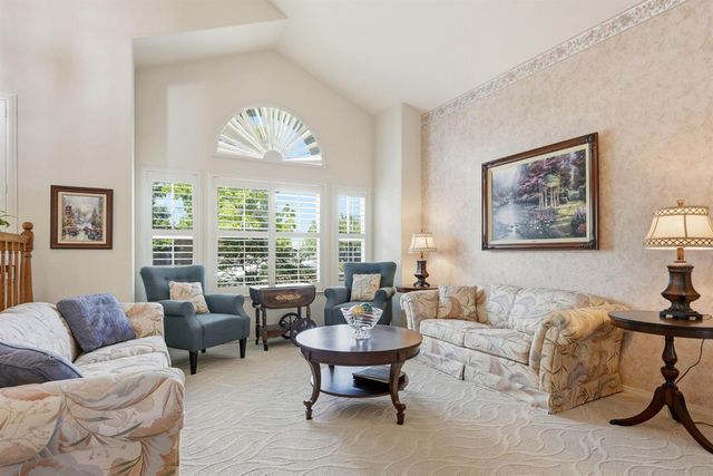 8904 Royal Gate Way, Elk Grove, CA 95624