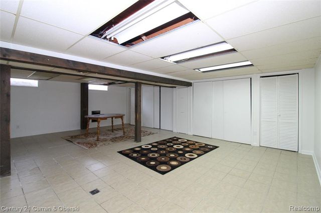 25815 Midway Street, Dearborn Heights, MI 48127