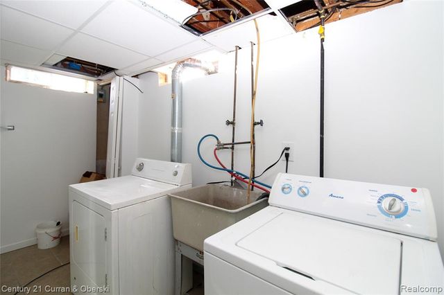 25815 Midway Street, Dearborn Heights, MI 48127