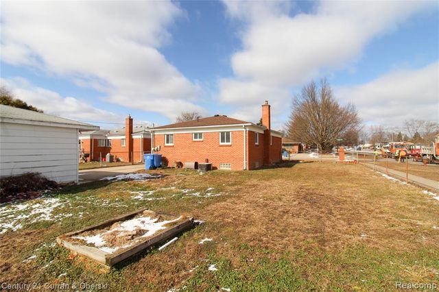 25815 Midway Street, Dearborn Heights, MI 48127