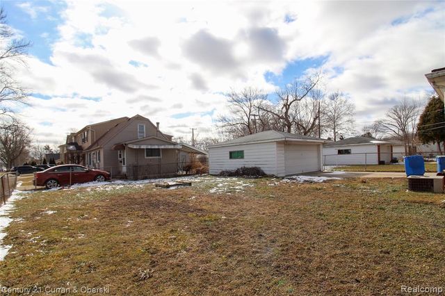 25815 Midway Street, Dearborn Heights, MI 48127