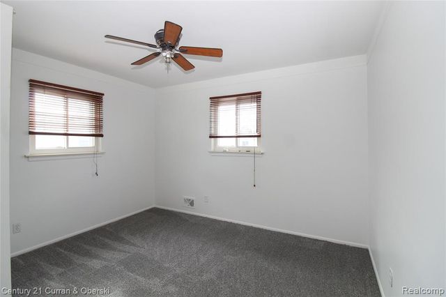 25815 Midway Street, Dearborn Heights, MI 48127